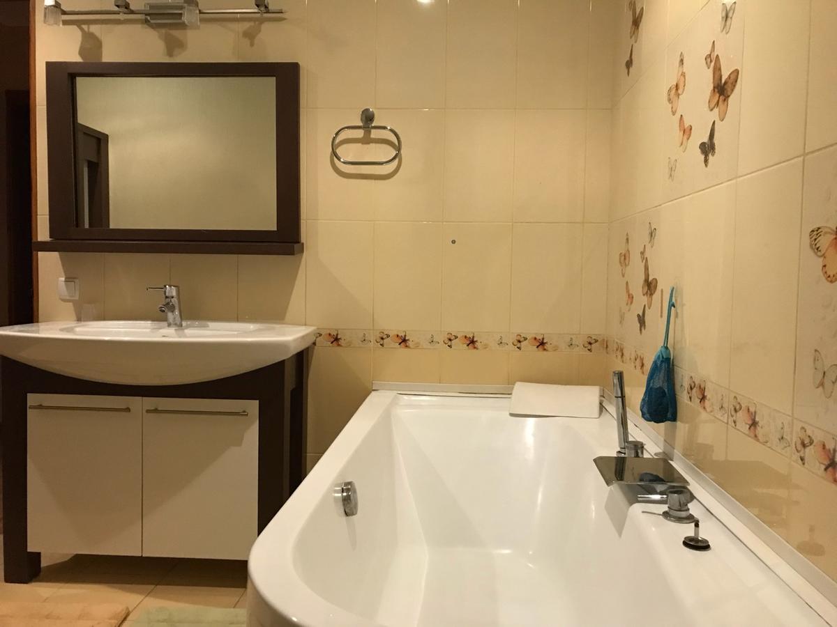 Apartment On Nebesnoi Sotni Zjytomyr Eksteriør bilde