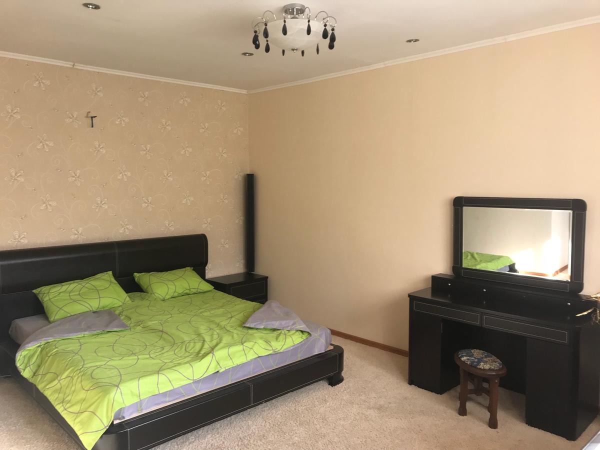 Apartment On Nebesnoi Sotni Zjytomyr Eksteriør bilde
